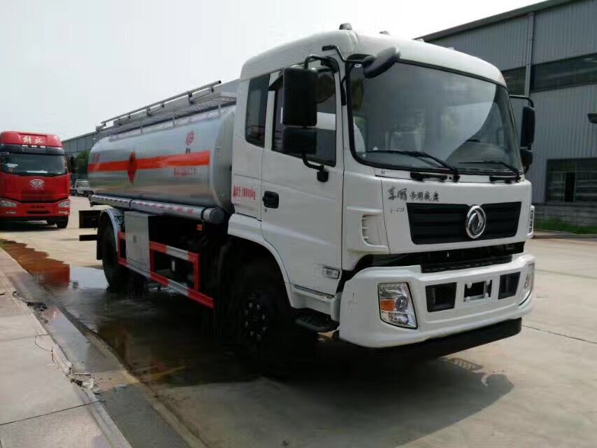 國五東風(fēng)新款后八輪運油車