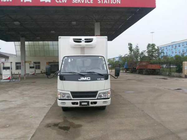江鈴4.15米貨廂單排冷藏車