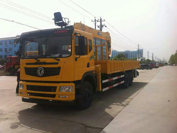 東風(fēng)征夢(mèng)8.5米隨車吊