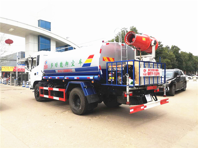 東風(fēng)專底12噸霧炮車(chē)