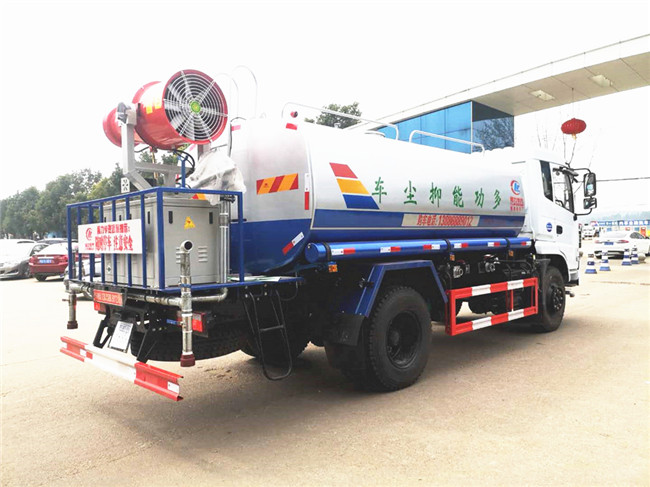 東風(fēng)專底12噸霧炮車(chē)