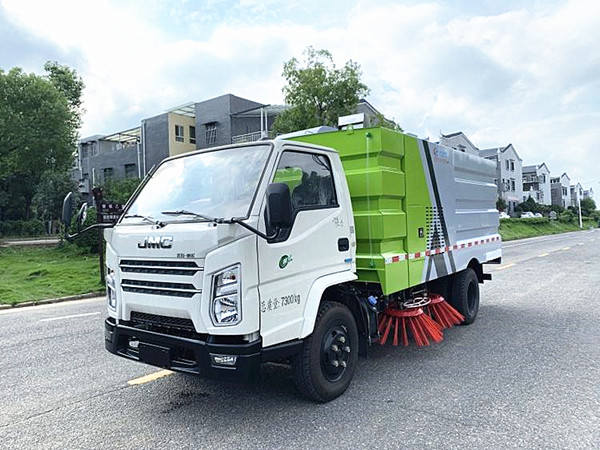 江鈴順達(dá)6方掃路車