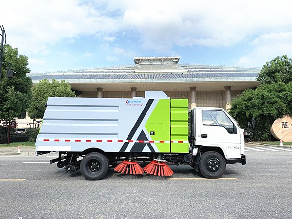 江鈴順達(dá)6方掃路車