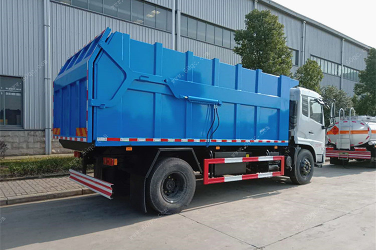 國(guó)五東風(fēng)新款壓縮對(duì)接式垃圾車