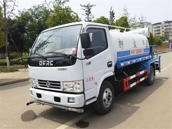 東風(fēng)多利卡藍牌霧炮車