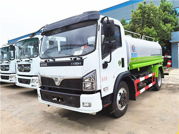 東風(fēng)福瑞卡9噸灑水車(chē)