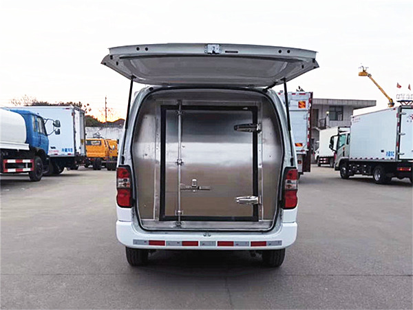 金杯快運面包冷藏車