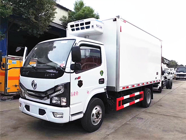 東風(fēng)多利卡D6國六冷藏車